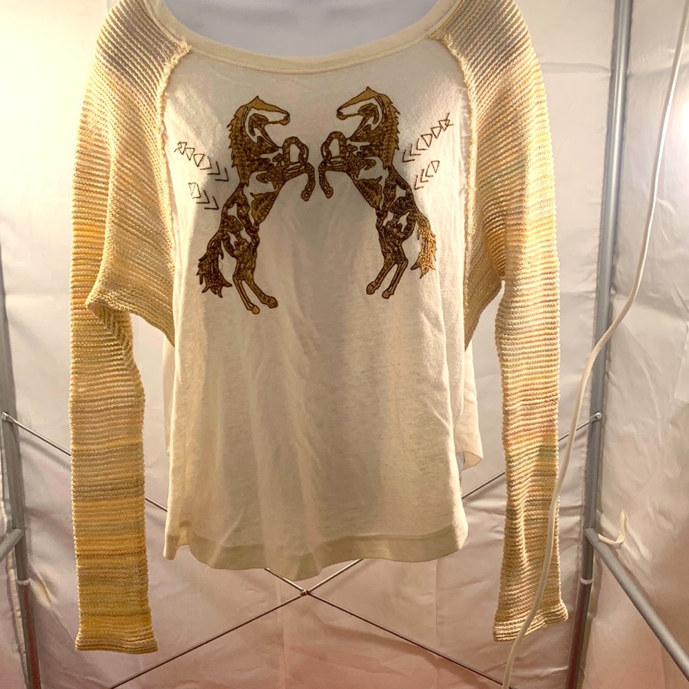 soft cotton top with horses embroidery. Mesh sleeves. Simply beautiful!